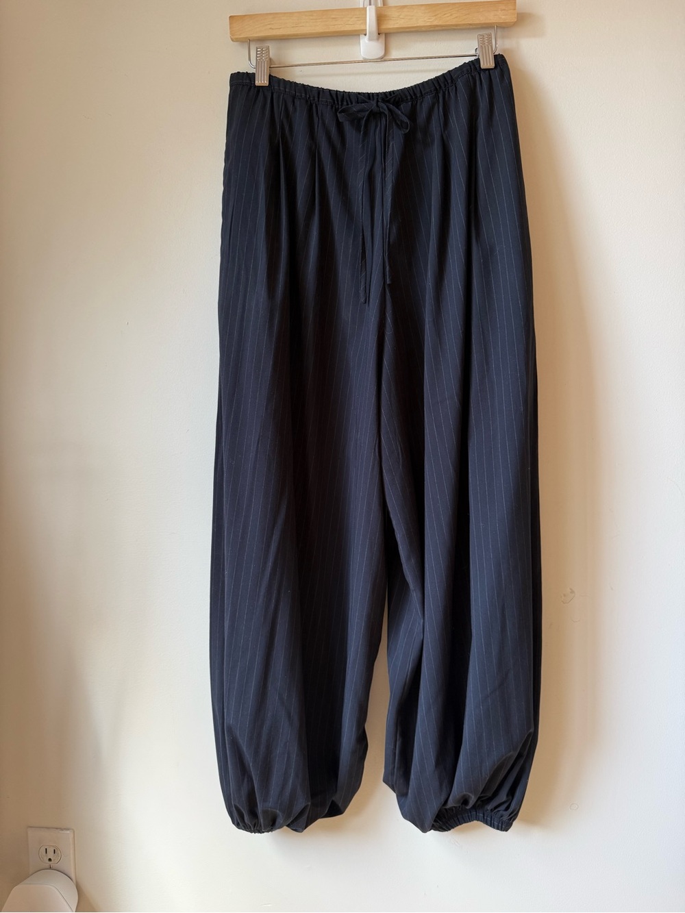 Zara Pinstripe Balloon Pants Drawstring elastic waist pockets slouchy comfort